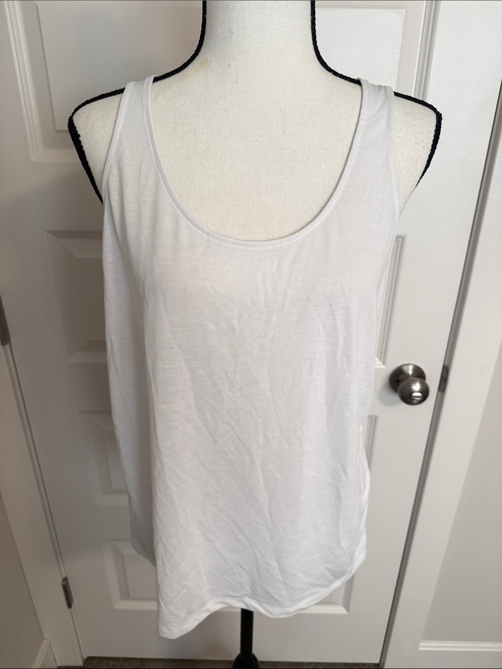 Joe Fresh| White Scoop Neck Women's Razorback Tank Top